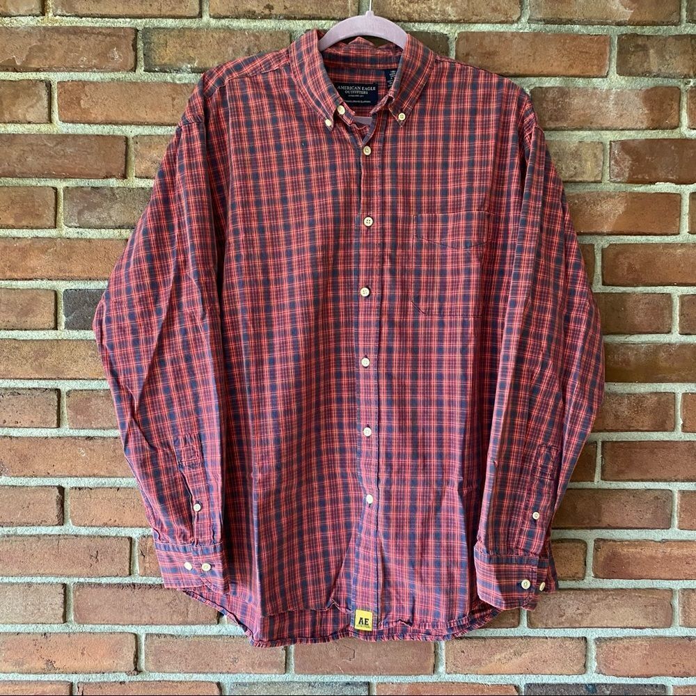 American Eagle Outfitters Plaid Long Sleeve Button Up Shirt Red & Navy Size Med